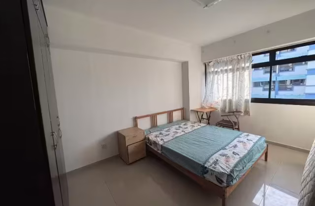 Room Rent • Hougang • 502A Wellington Circle • S$1000 • 5-Room (4 BR) • Common Room