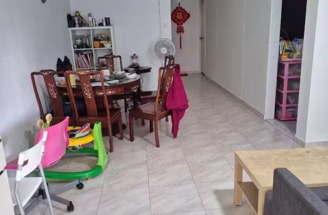 Room Rent • Outram • 56 Cassia Crescent • S$650 • 4-Room (3 BR) • Room Sharing