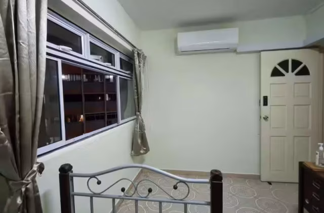 Room Rent • Paya Lebar • 315 Jurong East Street 32 • S$1000 • 4-Room (3 BR) • Common Room