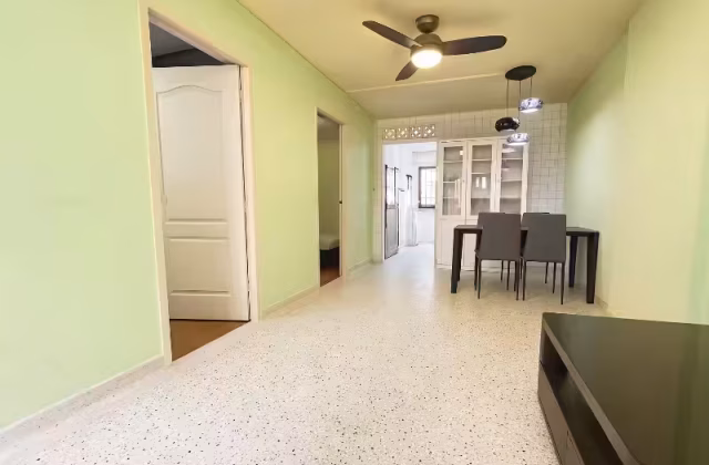 House Sale • Clementi • 86 Redhill Close • S$350000 • 3-Room (2 BR) • 635ft² / 58m²