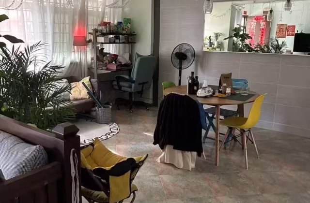 Room Rent • Ang Mo Kio • 575 Pasir Ris Street 53 • S$1200 • 3-Room (2 BR) • Common Room