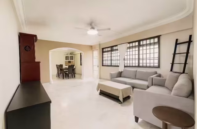 House Sale • Sembawang • 363 Woodlands Avenue 5 • S$638000 • 3-Room (2 BR) • 1130ft² / 104m²