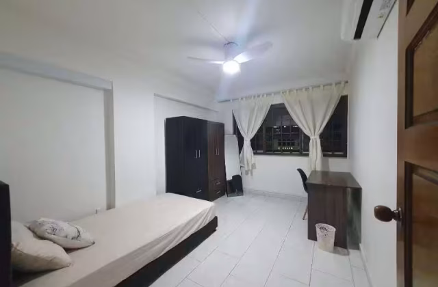 Room Rent • Rochor • 291 Yishun Street 22 • S$850 • 2-Room (1 BR) • Common Room