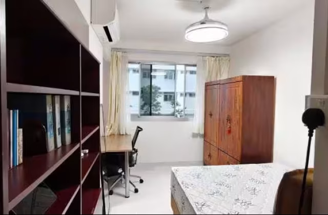 Room Rent • Geylang • 215 Choa Chu Kang Central • S$900 • 3-Room (2 BR) • Maid Room