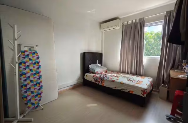 Room Rent • Sembawang • 149 Woodlands Street 13 • S$600 • 4-Room (3 BR) • Room Sharing