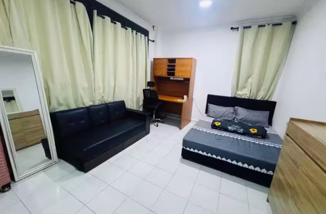 Room Rent • Tengah •  Kim Sia Court • S$1700 • Apartment • Maid Room