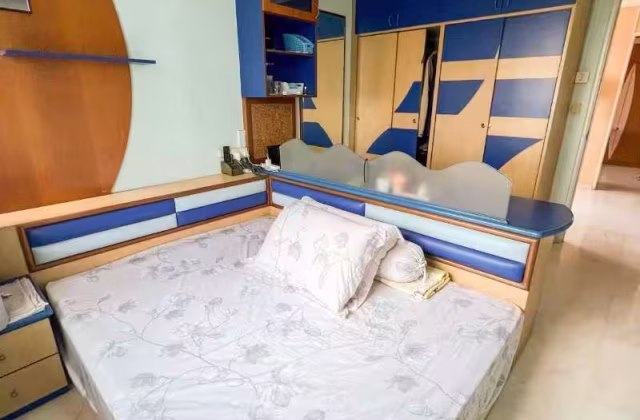 Room Rent • Orchard • 704 Ang Mo Kio Avenue 8 • S$880 • 4-Room (3 BR) • Common Room