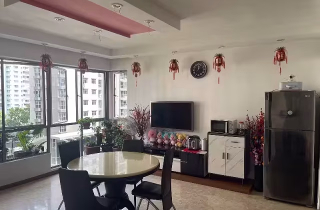 Room Rent • Singapore River •  The Florida • S$800 • Condo • Maid Room