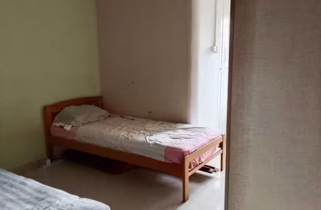 Room Rent • Ang Mo Kio • 409 Pasir Ris Drive 6 • S$1300 • 3-Room (2 BR) • Master Room