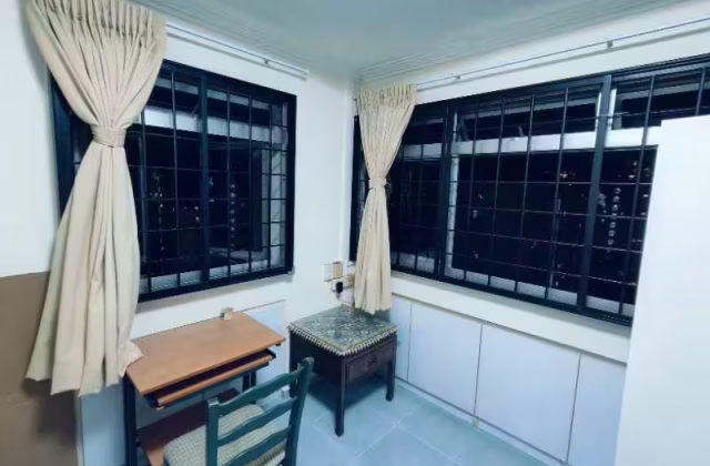 Room Rent • Ang Mo Kio • 574 Pasir Ris Street 53 • S$550 • 3-Room (2 BR) • Maid Room