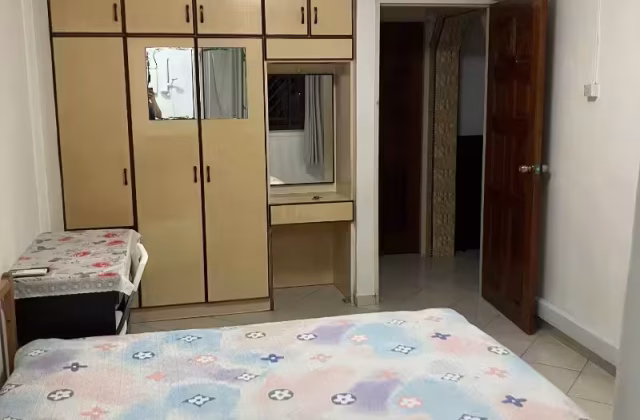 Room Rent • Singapore River • 677 Hougang Avenue 8 • S$1250 • 3-Room (2 BR) • Master Room
