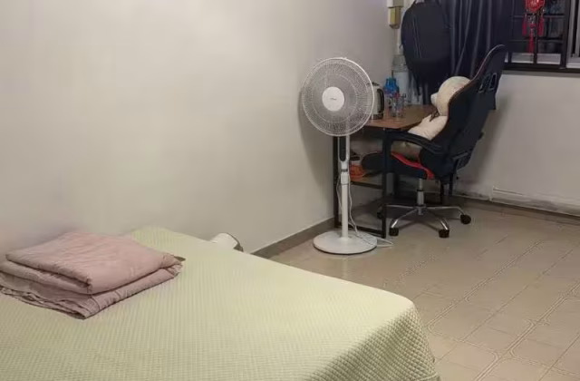 Room Rent • Paya Lebar • 307 Jurong East Street 32 • S$1300 • 5-Room (4 BR) • Master Room