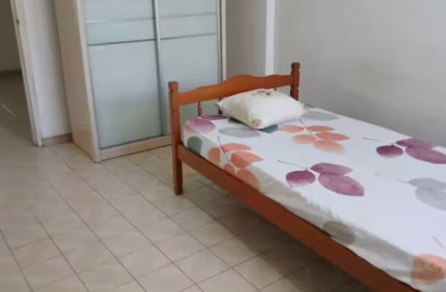 Room Rent • Jurong East • 301 Jurong East Street 32 • S$600 • 4-Room (3 BR) • Room Sharing