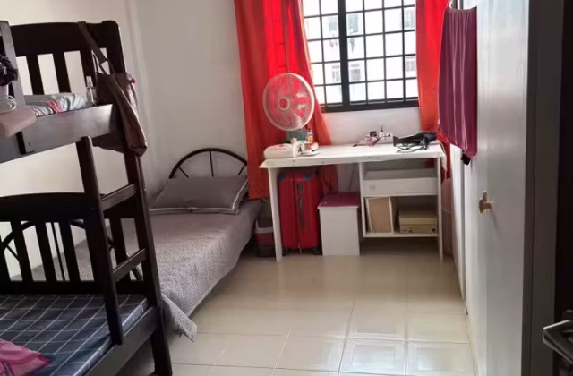Room Rent • Rochor • 148 Yishun Street 11 • S$600 • 4-Room (3 BR) • Common Room