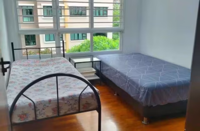 Room Rent • Sengkang • 287A Compassvale Crescent • S$550 • 4-Room (3 BR) • Room Sharing