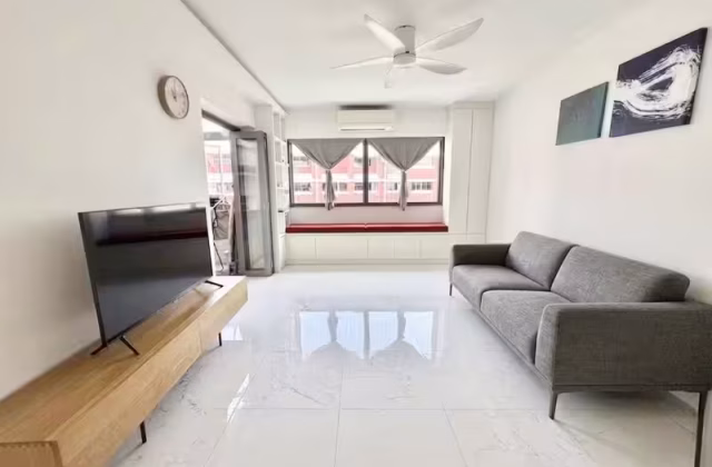 House Sale • Hougang • 221 Hougang Street 21 • S$1450000 • 3-Room (2 BR) • 1593ft² / 147m²