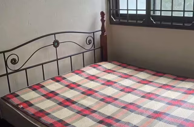 Room Rent • Woodlands • 110 Woodlands Street 13 • S$700 • 4-Room (3 BR) • Common Room