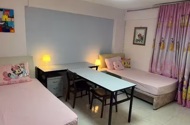 Room Rent • Western Water Catchment • 855 Tampines Street 83 • S$1200 • 5-Room (4 BR) • Common Room