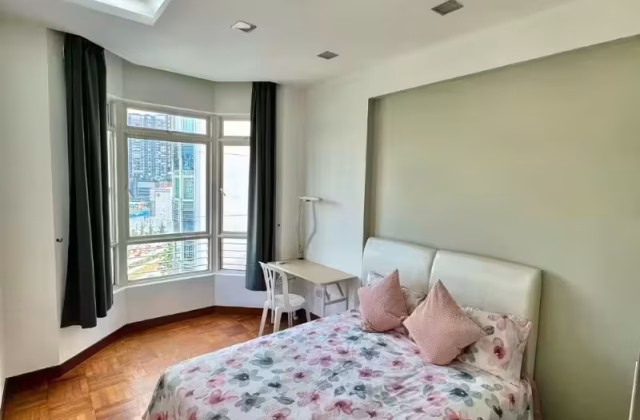 Room Rent • Bukit Batok •  Hillington Green • S$1600 • Condo • Master Room