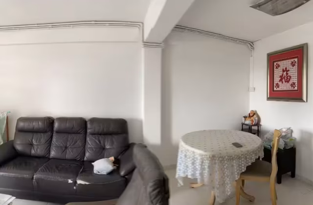 House Sale • Bukit Timah • 8 Empress Road • S$520000 • 3-Room (2 BR) • 700ft² / 65m²