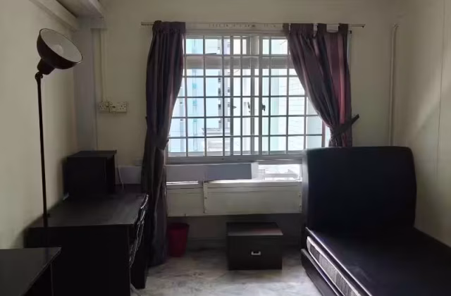 Room Rent • Ang Mo Kio • 237 Pasir Ris Street 21 • S$800 • Executive HDB • Common Room