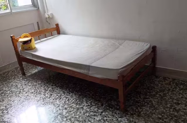 Room Rent • Ang Mo Kio • 571 Ang Mo Kio Avenue 3 • S$750 • 3-Room (2 BR) • Master Room