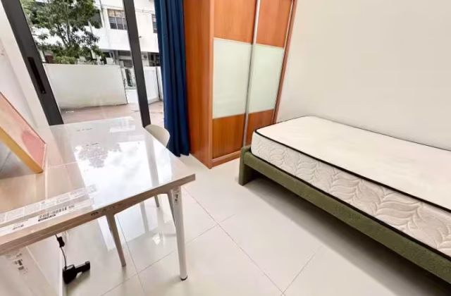 Room Rent • Kallang •  8 Farrer Suites • S$1900 • Apartment • Master Room