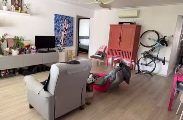 House Sale • Clementi • 118 Clementi Street 13 • S$850000 • 3-Room (2 BR) • 1119ft² / 103m²