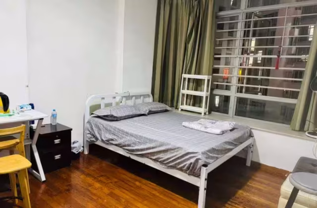 Room Rent • Jurong West •  The Lakeshore • S$60 • Condo • Master Room