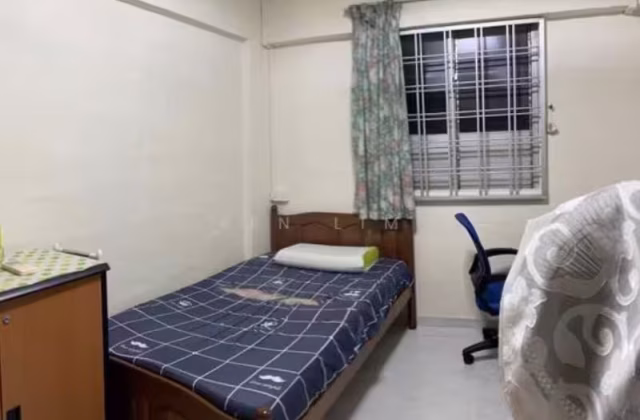 Room Rent • Clementi • 335 Clementi Avenue 2 • S$950 • 3-Room (2 BR) • Common Room