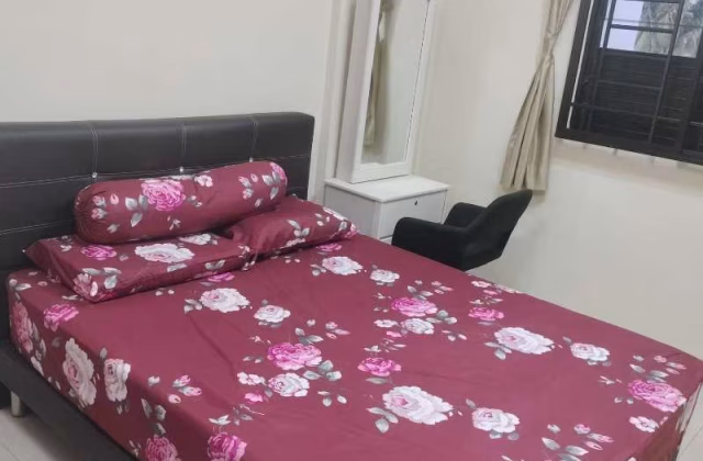 Room Rent • Woodlands • 206 Marsiling Drive • S$1000 • 3-Room (2 BR) • Common Room