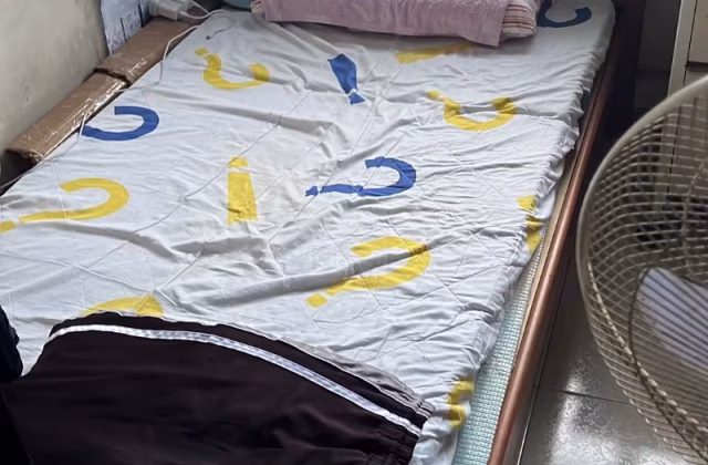 Room Rent • Jurong East • 402 Pandan Gardens • S$450 • 4-Room (3 BR) • Room Sharing