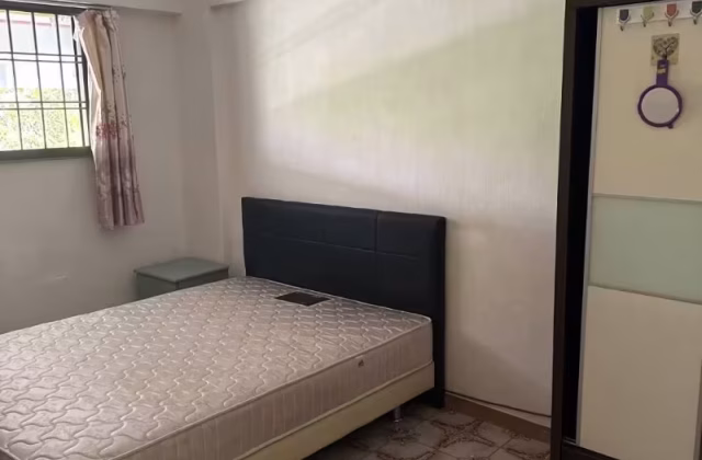 Room Rent • Tampines • 105 Tampines Street 11 • S$900 • 3-Room (2 BR) • Common Room
