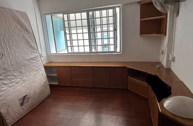 Room Rent • Tampines • 111 Tampines Street 11 • S$1200 • 4-Room (3 BR) • Common Room