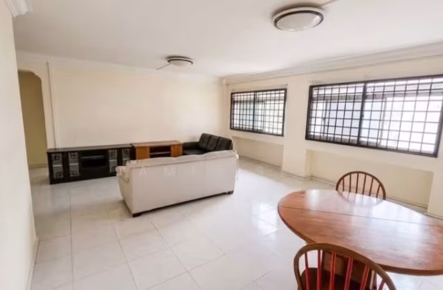 Room Rent • Tampines • 352 Tampines Street 33 • S$450 • 3-Room (2 BR) • Room Sharing