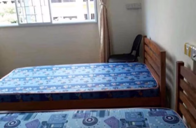 Room Rent • Woodlands • 27 Marsiling Drive • S$450 • 4-Room (3 BR) • Room Sharing