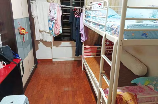 Room Rent • Jurong West • 986B Jurong West Street 93 • S$950 • 3-Room (2 BR) • Common Room