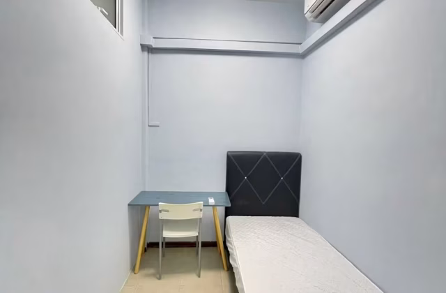 Room Rent • Geylang •  Lorong 8 Geylang • S$950 • Apartment • Common Room