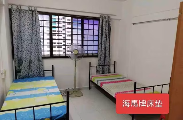 Room Rent • Woodlands • 213 Marsiling Crescent • S$450 • 4-Room (3 BR) • Common Room