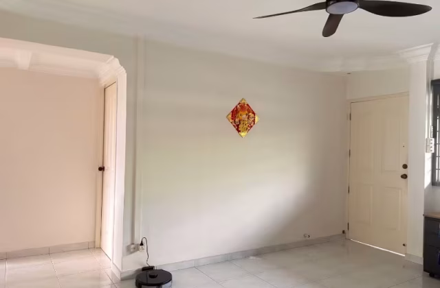 Room Rent • Tampines • 361 Tampines Street 34 • S$550 • 4-Room (3 BR) • Common Room