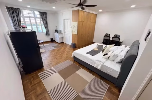 Room Rent • Bedok •  Kew Green • S$1900 • Terraced House • Master Room