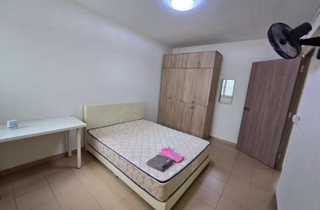 Room Rent • Tampines • 258 Tampines Street 21 • S$950 • 3-Room (2 BR) • Common Room