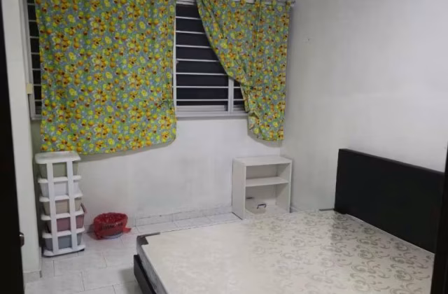 Room Rent • Pasir Ris • 104 Pasir Ris Street 12 • S$900 • 3-Room (2 BR) • Common Room