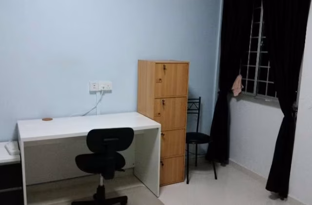 Room Rent • Yishun • 296 Yishun Street 20 • S$600 • 3-Room (2 BR) • Common Room