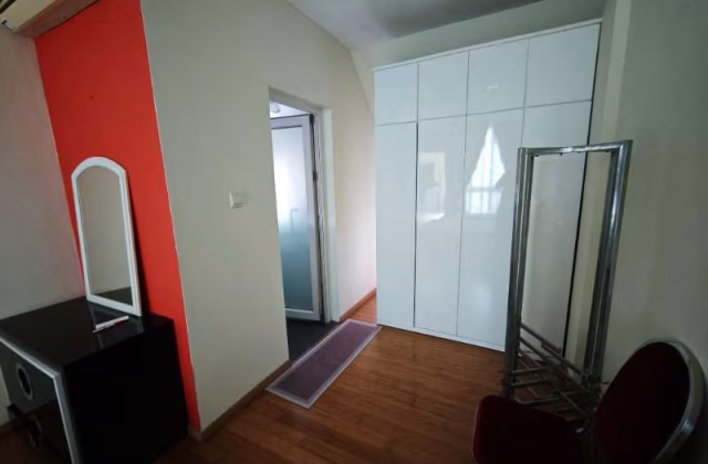Room Rent • Geylang • JALAN CHENGKEK (369250) • S$1600 • Terraced House • Master Room