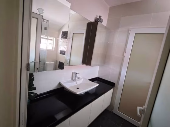 Room Rent • Geylang • JALAN CHENGKEK (369250) • S$1600 • Terraced House • Master Room Photo