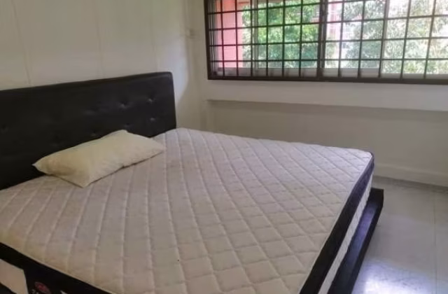 Room Rent • Pasir Ris • 512 Pasir Ris Street 52 • S$1000 • 5-Room (4 BR) • Common Room