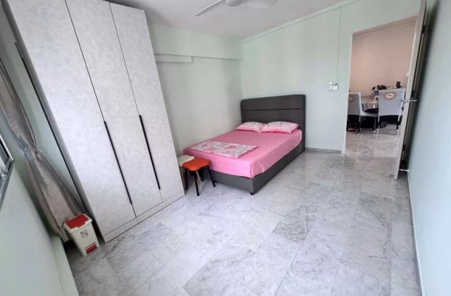 Room Rent • Jurong East • 220 Jurong East Street 21 • S$1200 • 3-Room (2 BR) • Common Room
