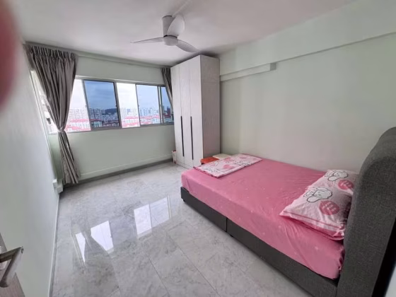 Room Rent • Jurong East • 220 Jurong East Street 21 • S$1200 • 3-Room (2 BR) • Common Room Photo