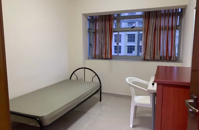 Room Rent • Queenstown • 52 Strathmore Avenue • S$1000 • 4-Room (3 BR) • Common Room